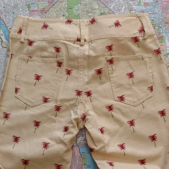 Alice + Olivia Palm Tree Print Pant - Picture 3 of 7